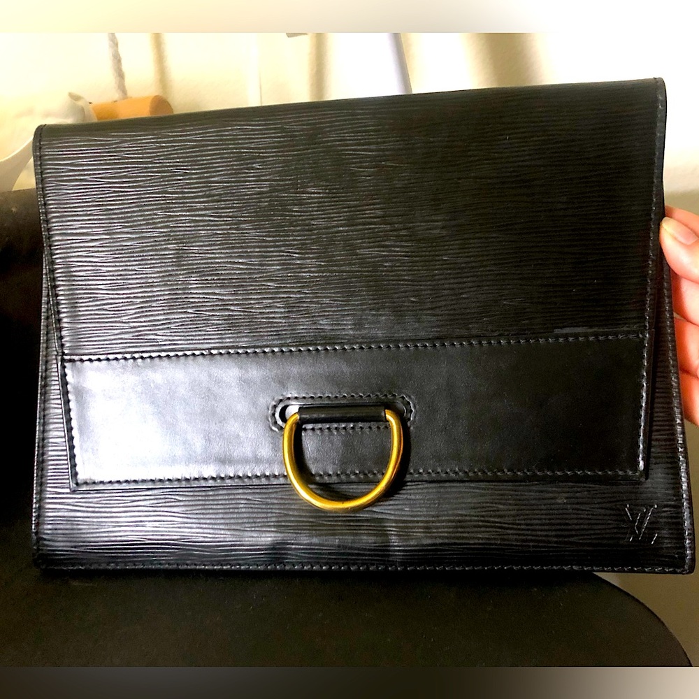 Louis Vuitton Authentic Iena Epi Leather Clutch